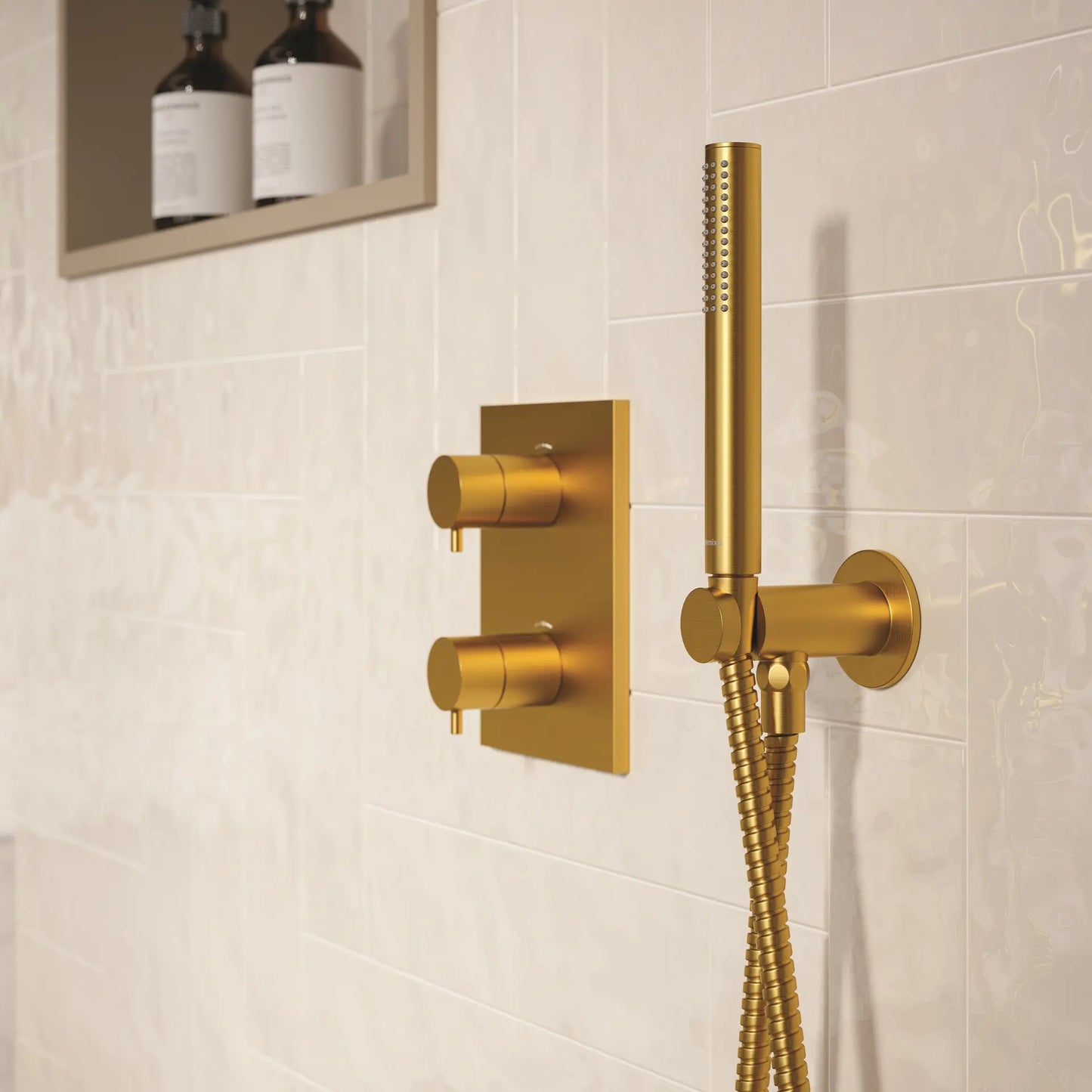 Innbyggingskran for dusj, børstet messing