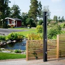 Utedusj med soloppvarming 35L solvarmet med fotdusj